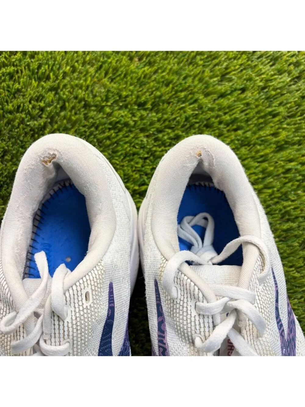 Brooks missing insoles